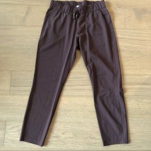 Lululemon “on the fly” pants